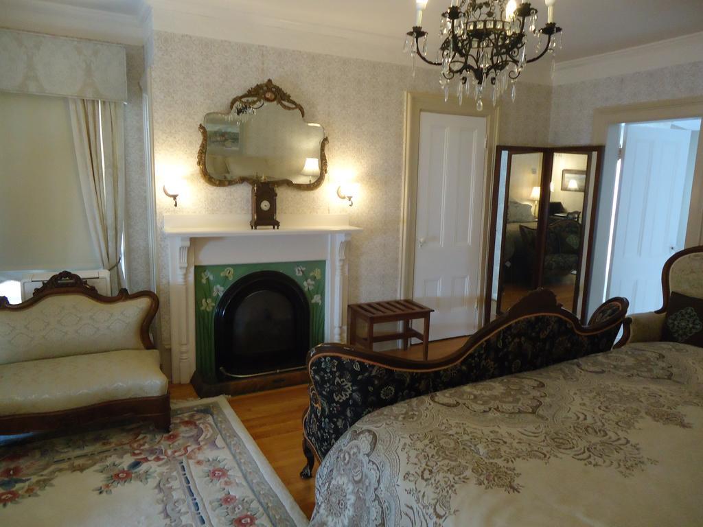 Governor'S Mansion Inn Miramichi Bagian luar foto