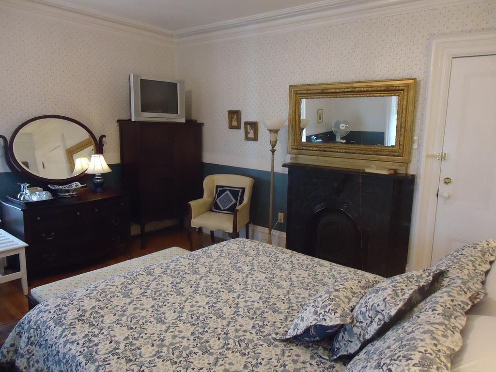 Governor'S Mansion Inn Miramichi Ruang foto