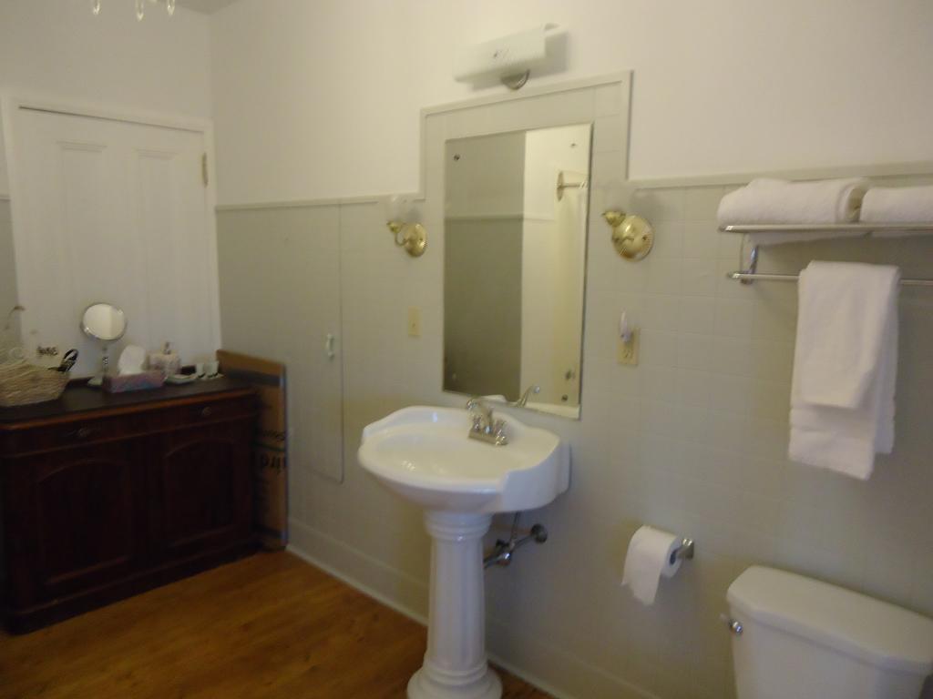 Governor'S Mansion Inn Miramichi Ruang foto