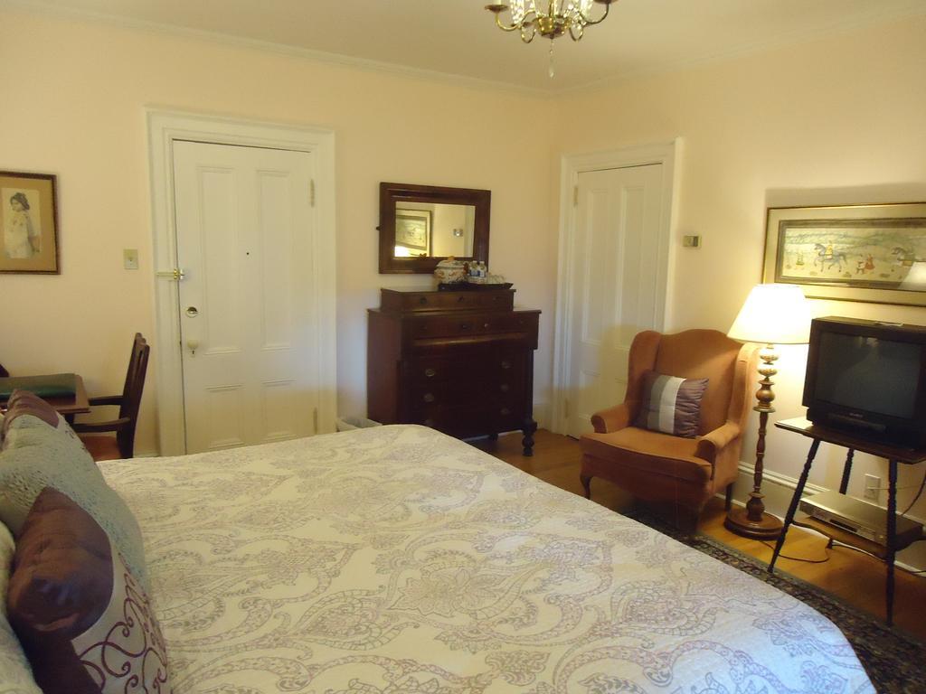 Governor'S Mansion Inn Miramichi Ruang foto