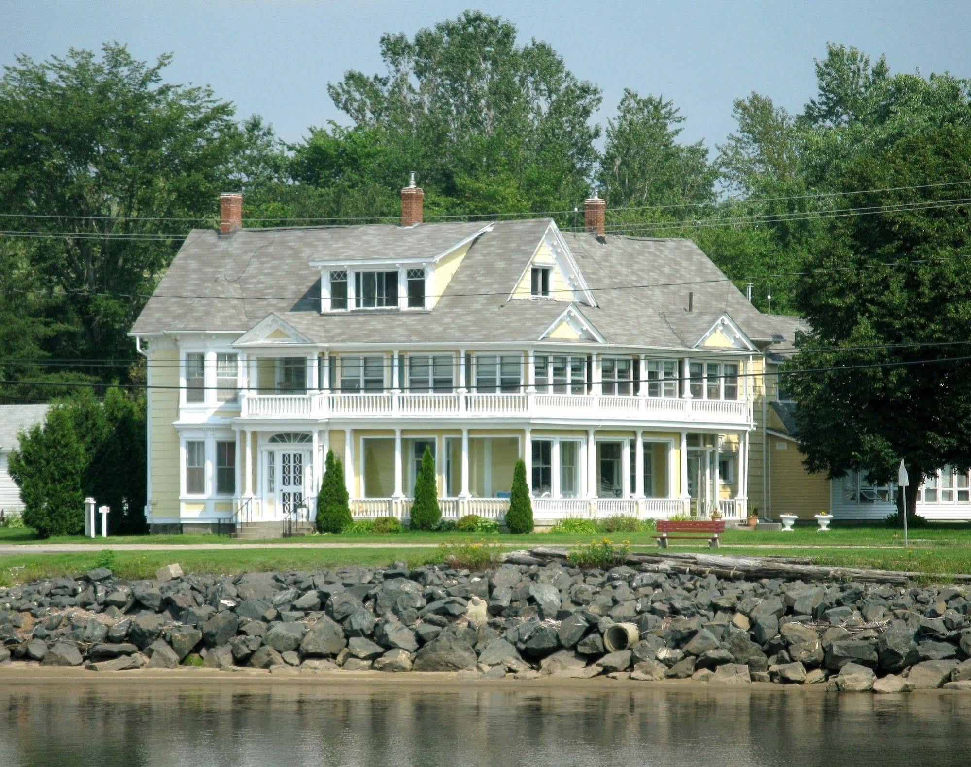 Governor'S Mansion Inn Miramichi Bagian luar foto