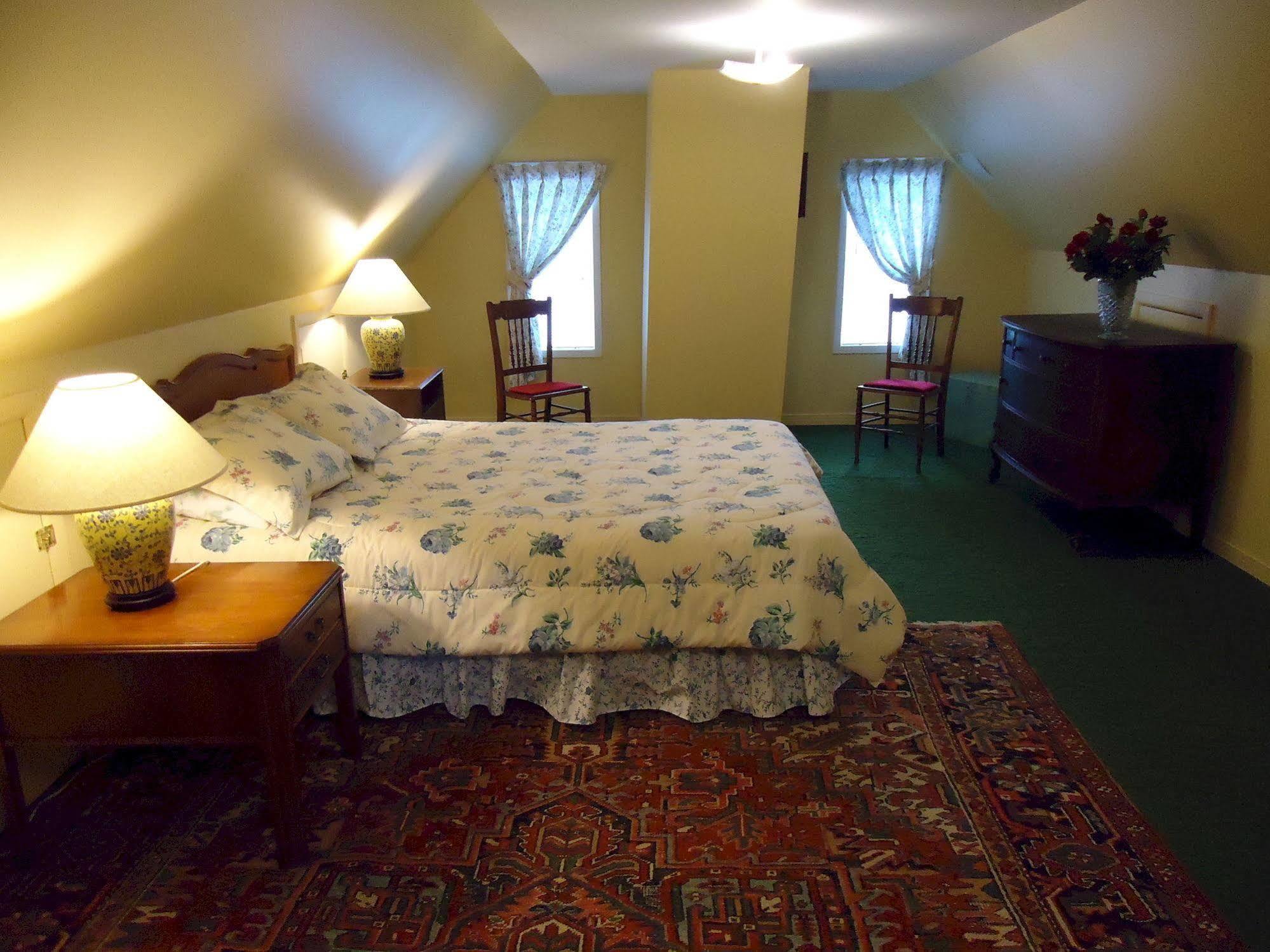 Governor'S Mansion Inn Miramichi Bagian luar foto